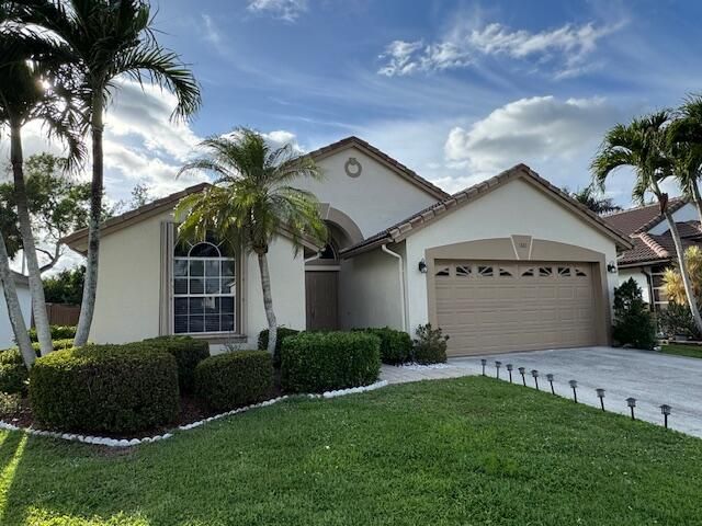 1883 Oak Berry Circle, Wellington, FL 33414