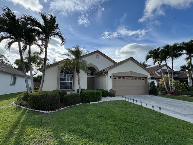 1883 Oak Berry Circle, Wellington, FL 33414