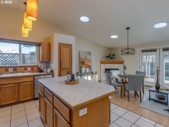 7412 N WILBUR Ave, Portland, OR 97217