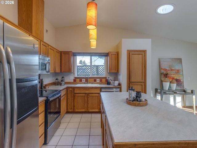 7412 N WILBUR Ave, Portland, OR 97217