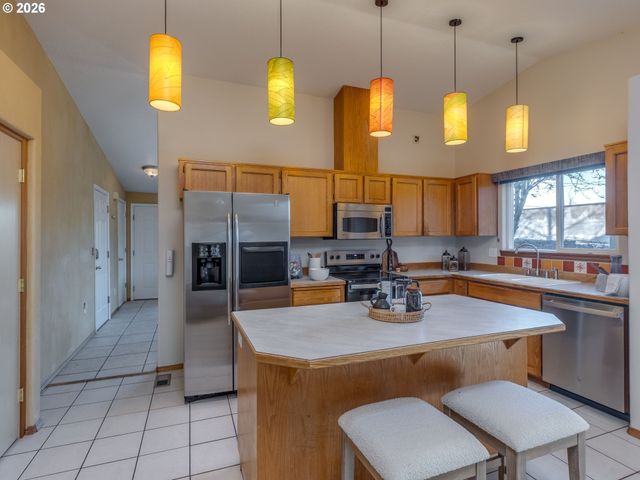 7412 N WILBUR Ave, Portland, OR 97217