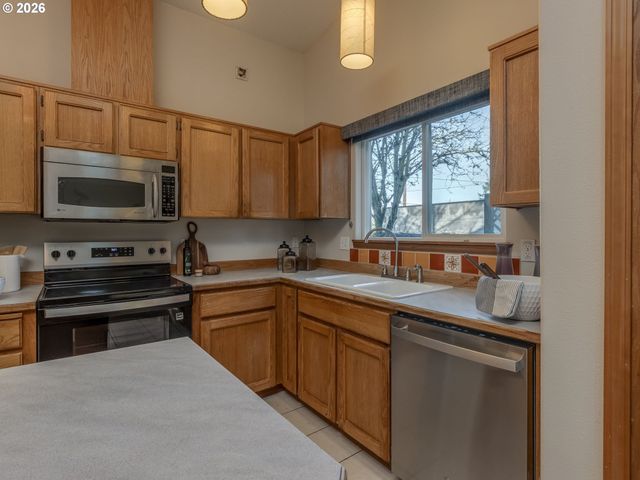 7412 N WILBUR Ave, Portland, OR 97217