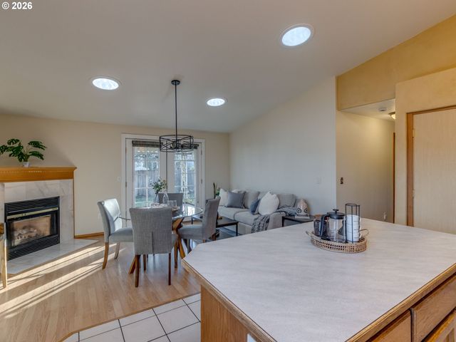 7412 N WILBUR Ave, Portland, OR 97217