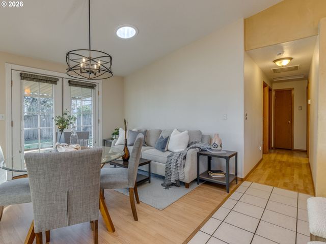 7412 N WILBUR Ave, Portland, OR 97217