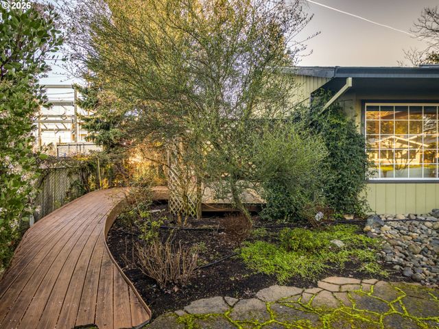 7412 N WILBUR Ave, Portland, OR 97217