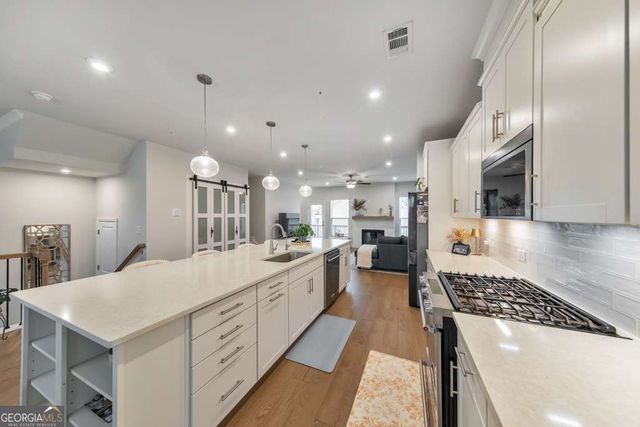 309 Hudson Way, Woodstock, GA 30189