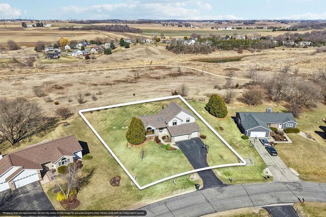 8580 Stonebrook Circle, Middleton, WI 53562