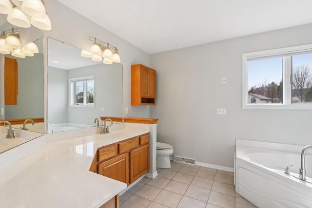 8580 Stonebrook Circle, Middleton, WI 53562