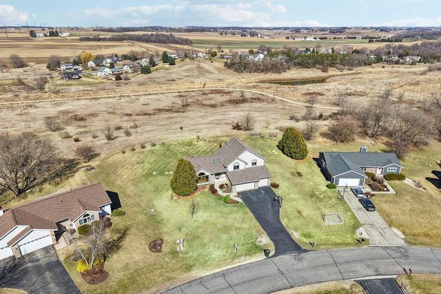 8580 Stonebrook Circle, Middleton, WI 53562
