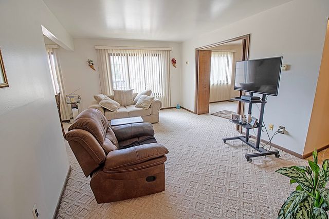 19701 Ridgemont Road, St Clair Shores, MI 48080
