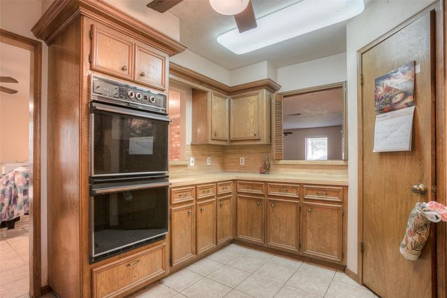 88 Wood Lodge Drive, Huntsville, TX 77320