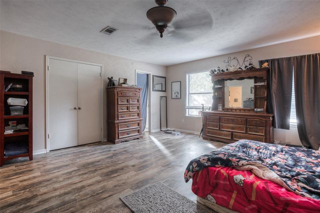 88 Wood Lodge Drive, Huntsville, TX 77320