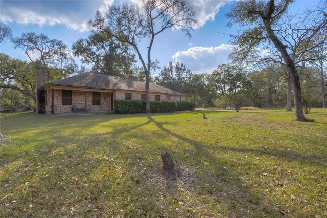 88 Wood Lodge Drive, Huntsville, TX 77320