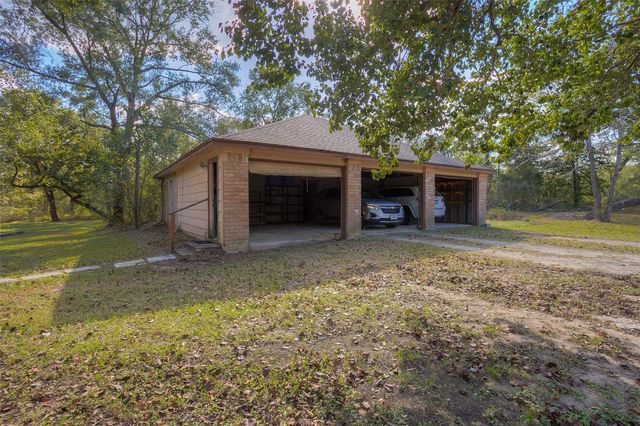 88 Wood Lodge Drive, Huntsville, TX 77320