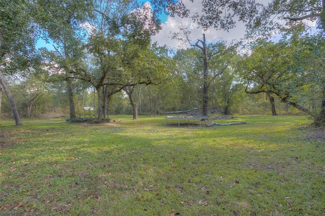 88 Wood Lodge Drive, Huntsville, TX 77320