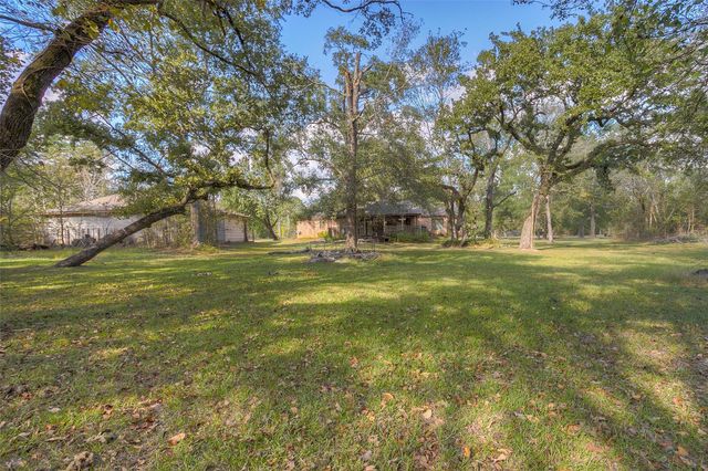 88 Wood Lodge Drive, Huntsville, TX 77320