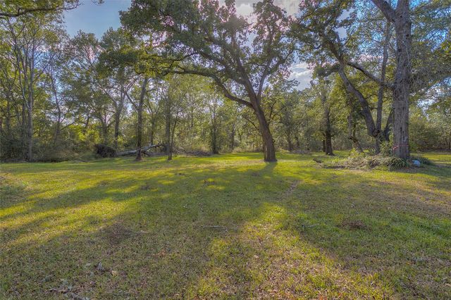 88 Wood Lodge Drive, Huntsville, TX 77320