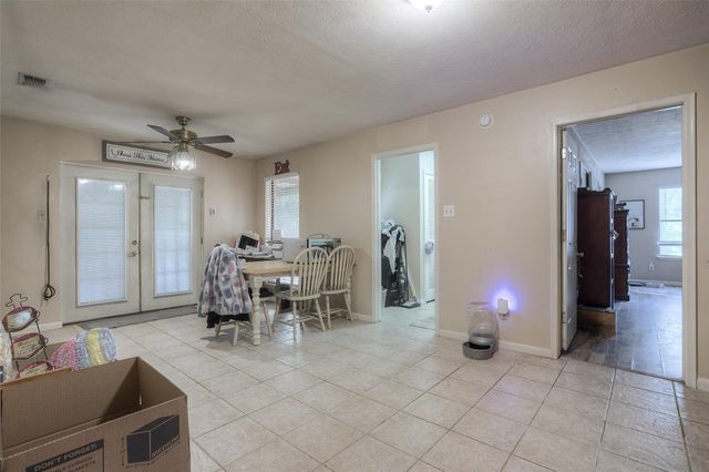 88 Wood Lodge Drive, Huntsville, TX 77320