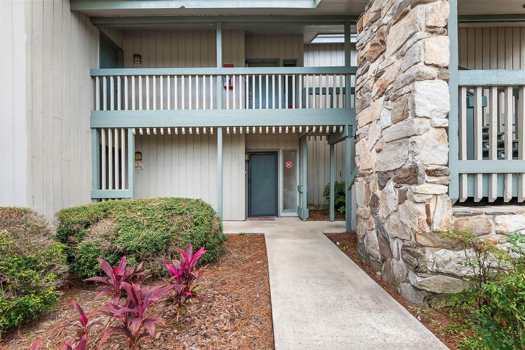 Image 2 of property listing at 2070/2071 CORNER LAKE DRIVE AB, Haines City, FL 33844