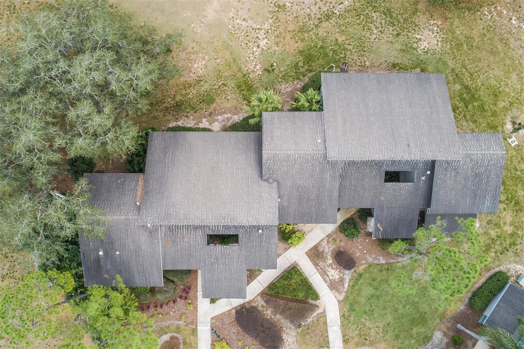 Image 5 of property listing at 2070/2071 CORNER LAKE DRIVE AB, Haines City, FL 33844