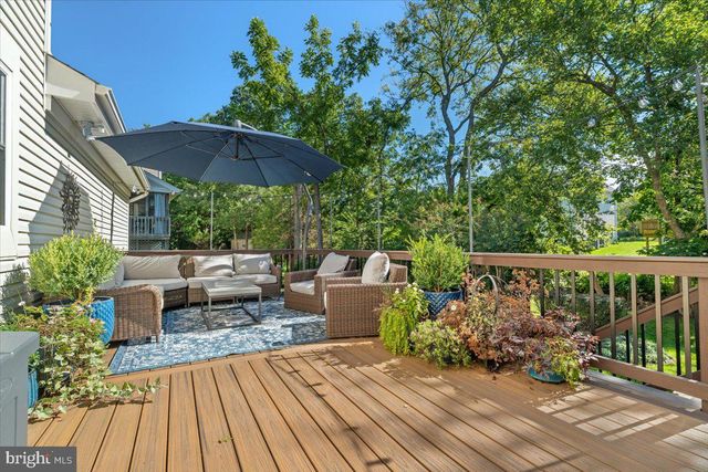 13452 LAKE SHORE DR, Herndon, VA 20171