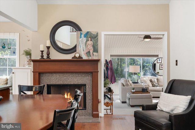 13452 LAKE SHORE DR, Herndon, VA 20171