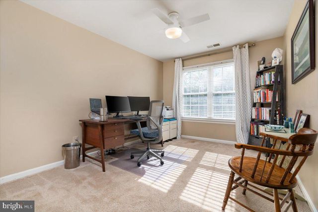 13452 LAKE SHORE DR, Herndon, VA 20171