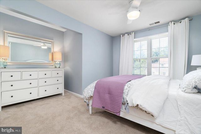 13452 LAKE SHORE DR, Herndon, VA 20171