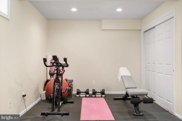 13452 LAKE SHORE DR, Herndon, VA 20171