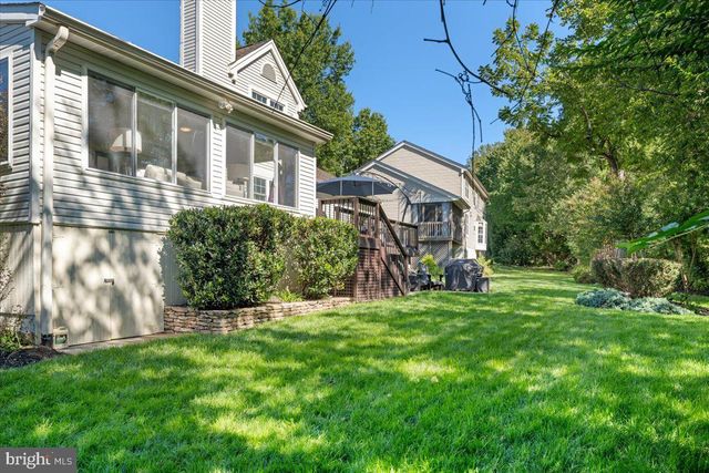 13452 LAKE SHORE DR, Herndon, VA 20171