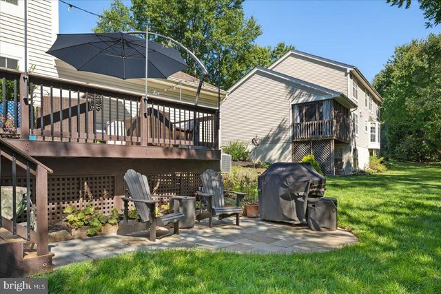 13452 LAKE SHORE DR, Herndon, VA 20171