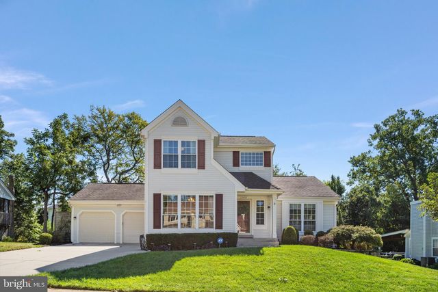 13452 LAKE SHORE DR, Herndon, VA 20171