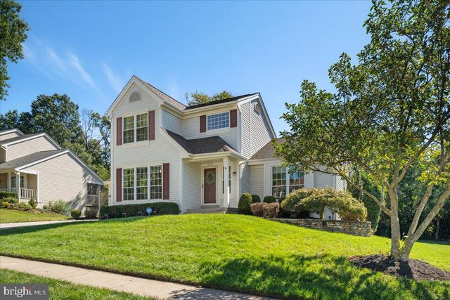 13452 LAKE SHORE DR, Herndon, VA 20171