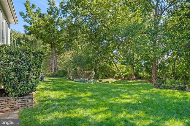 13452 LAKE SHORE DR, Herndon, VA 20171