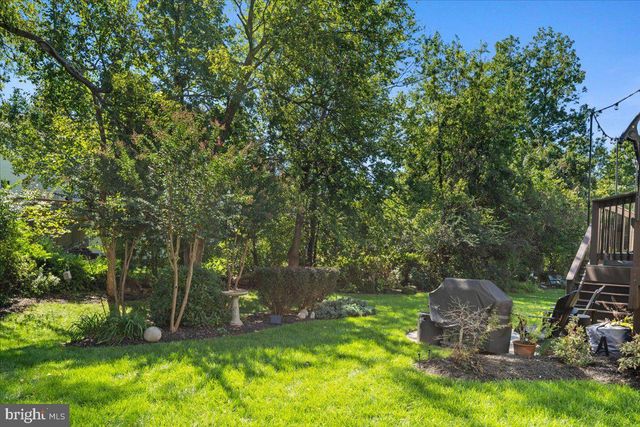 13452 LAKE SHORE DR, Herndon, VA 20171