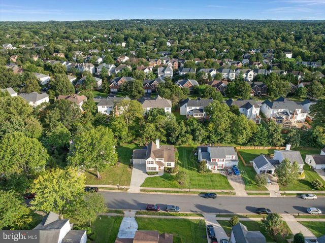 13452 LAKE SHORE DR, Herndon, VA 20171