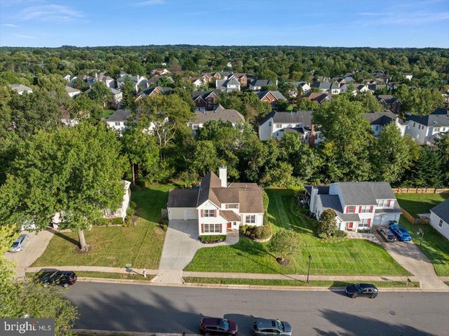 13452 LAKE SHORE DR, Herndon, VA 20171