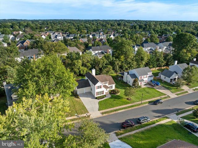 13452 LAKE SHORE DR, Herndon, VA 20171