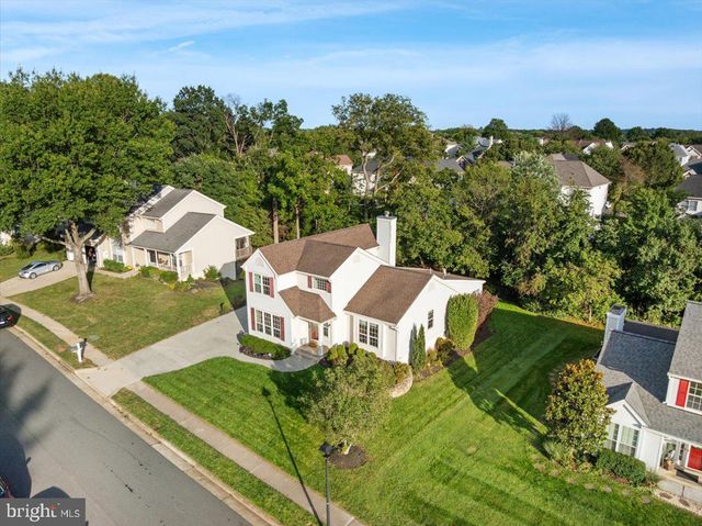 13452 LAKE SHORE DR, Herndon, VA 20171