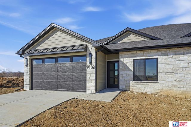 9132 Lucena Drive, Lincoln, NE 68520