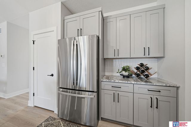 9132 Lucena Drive, Lincoln, NE 68520