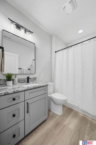 9132 Lucena Drive, Lincoln, NE 68520