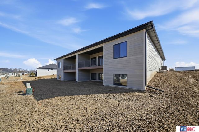 9132 Lucena Drive, Lincoln, NE 68520