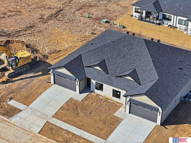 9132 Lucena Drive, Lincoln, NE 68520