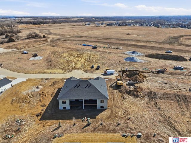 9132 Lucena Drive, Lincoln, NE 68520