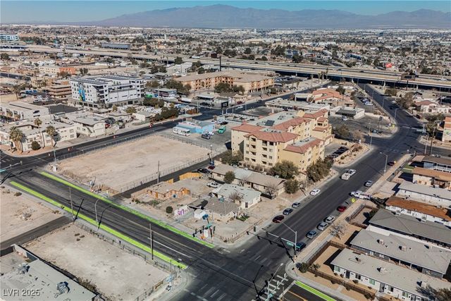 203 North 13th Street, Las Vegas, NV 89101