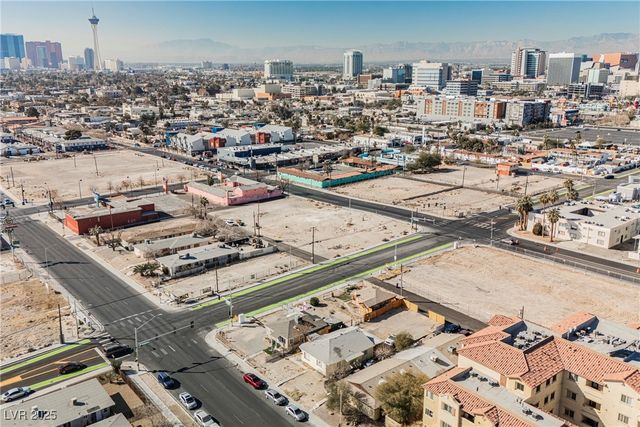 203 North 13th Street, Las Vegas, NV 89101