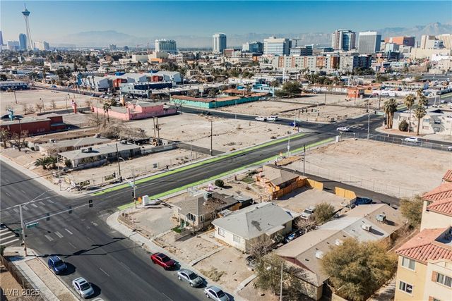 203 North 13th Street, Las Vegas, NV 89101