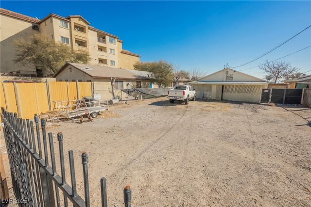 203 North 13th Street, Las Vegas, NV 89101