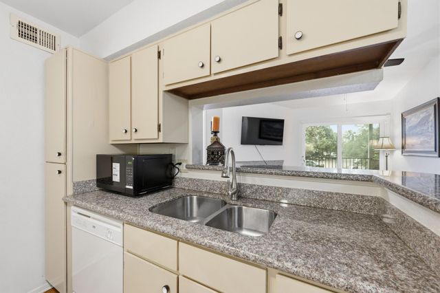 18800 Egret Bay Boulevard 300, Webster, TX 77058
